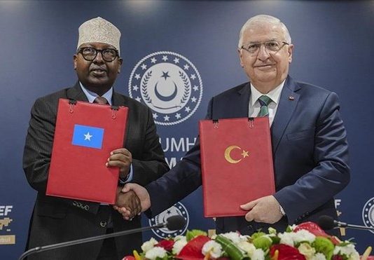 Dawladaha Turkiga iyo Soomaaliya oo Heshiisyo ku Kala Saxiixday Magaalada Istanbuul Heshiisyo Muhiim ah.