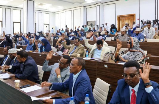 Aas Aasida Ciidanka Heeganka ee Bariga Africa oo Barlamaanka Federalka Soomaaliya Ansixiyeen.