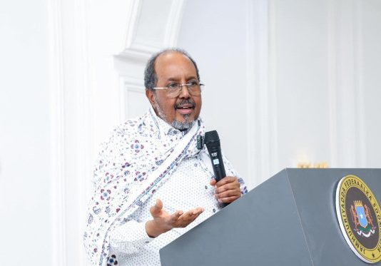 Madaxweynaha Soomaaliya Xasan Sheekh oo Odayaasha Dhaqanka ugu Baaqay in ay Taageeraan Doorashada Qof iyo Codka ah.