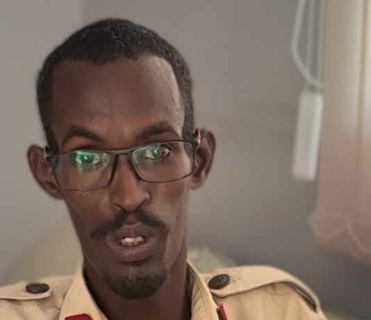 Sarkaal Cabasho ka Muujiyey Mushaarka Askarta oo Maamulka Puntland Xabsiga Dhigeen.
