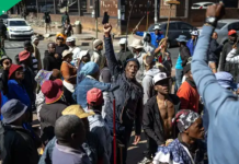 Dalka Koofur Afrika oo Rabshado u Dhexeeya Ganacsato Soomaali ah iyo South African ka Dhaceen.