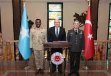 Taliyaha Ciidanka Xoogga Dalka Soomaaliya oo Magaalada Ankara kula Kulmay Wasiirka Difaaca Dalka Tukiga.