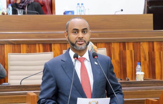 The former Federal Parliament of Somalia elected Abdulqadir Mohamed Nur ‘Jaamac’ as the new Speaker of Parliament.